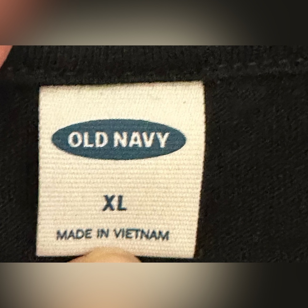 Old Navy Black Sleeveless Fitted Tank Top - Picture 3 of 10